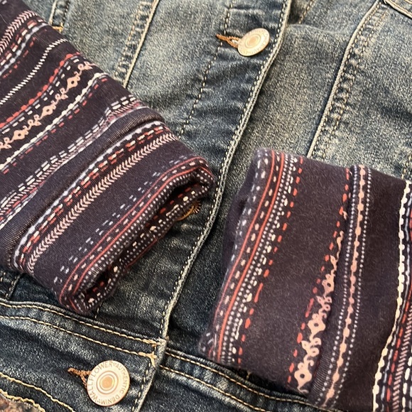 Wallflower denim stretchy flocked sweater material in arms and hood - Picture 8 of 10